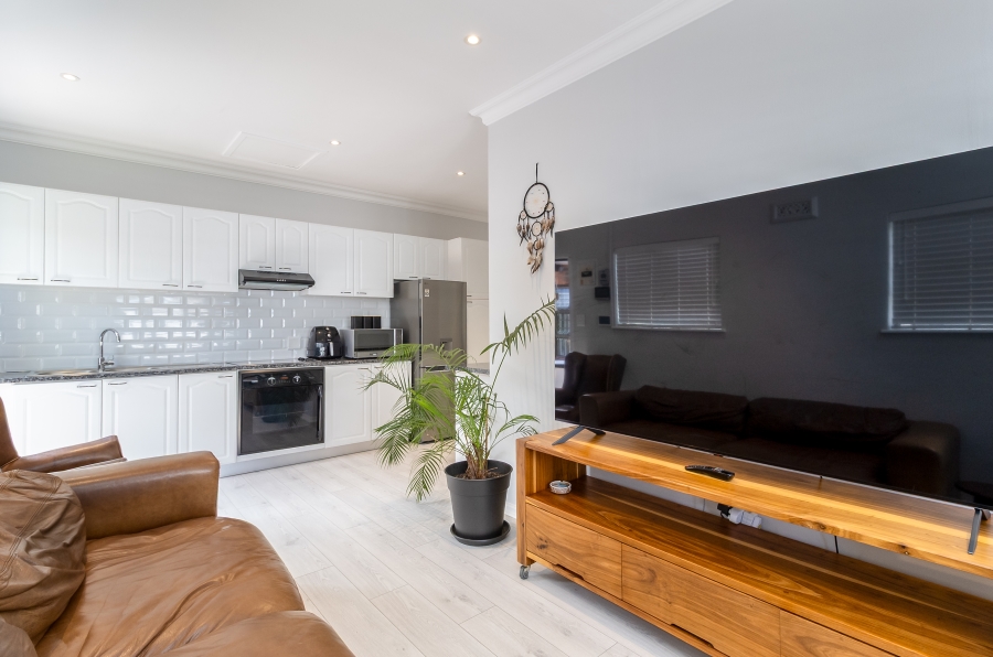 4 Bedroom Property for Sale in Kirstenhof Western Cape